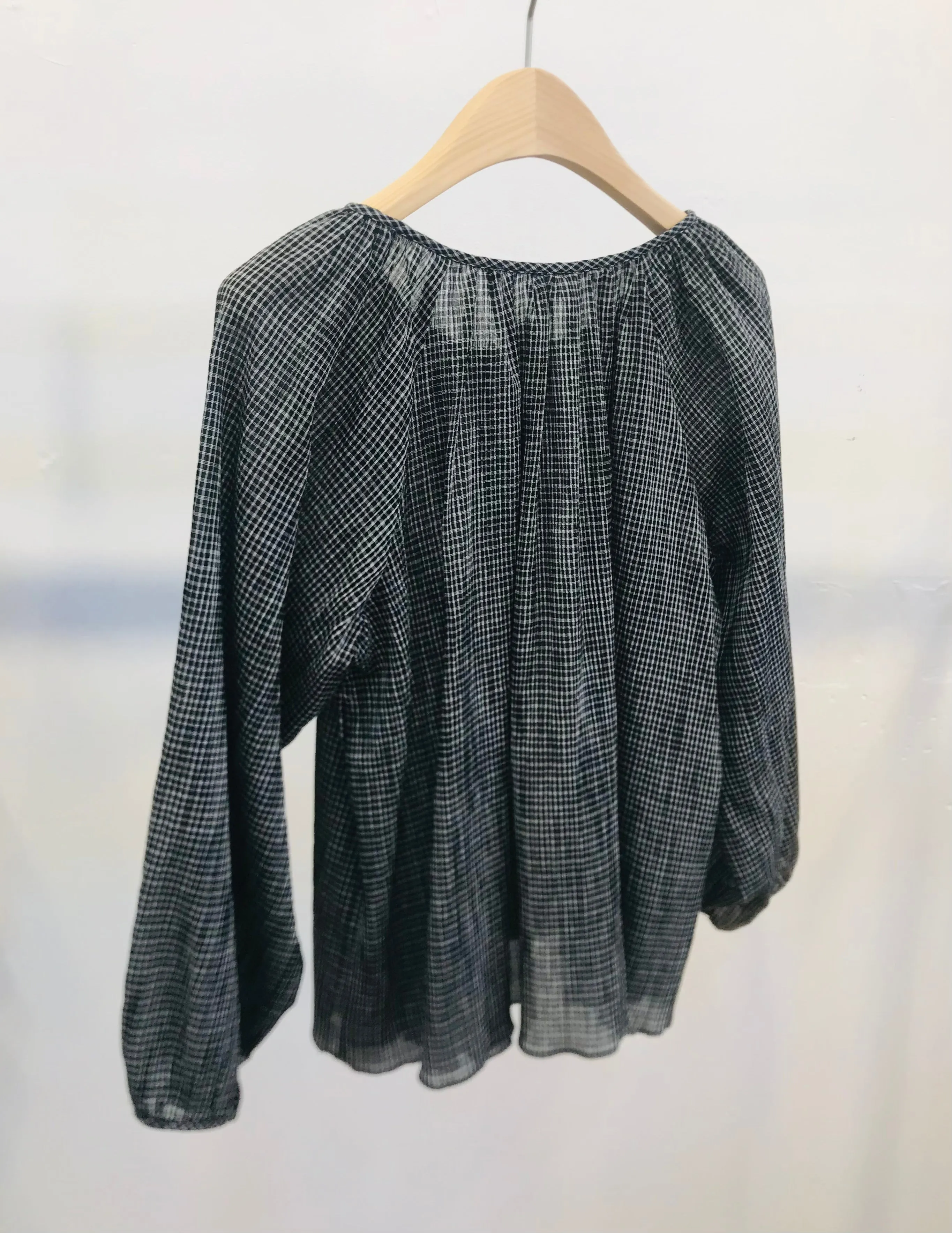 100% linen puffy black top
