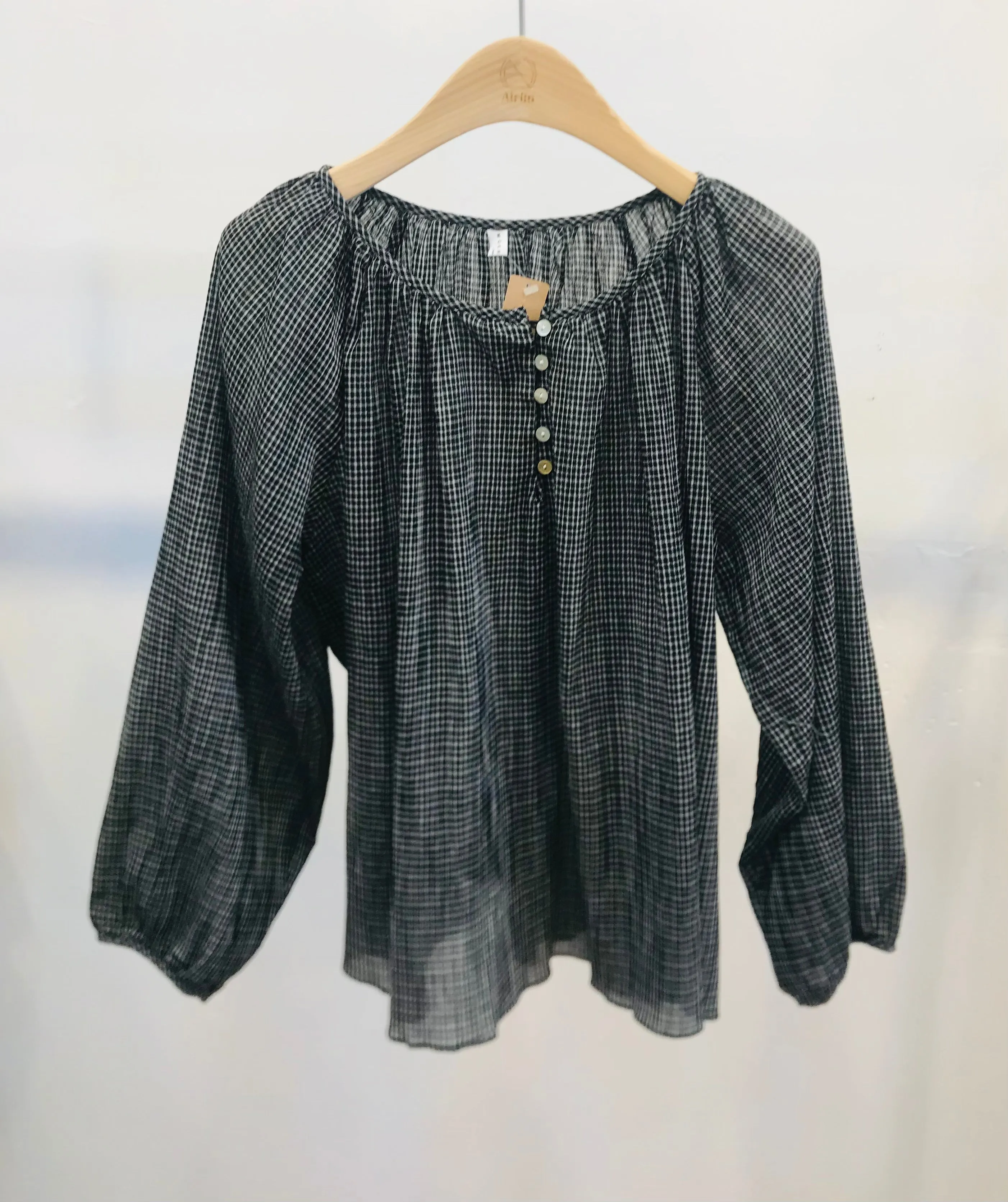 100% linen puffy black top