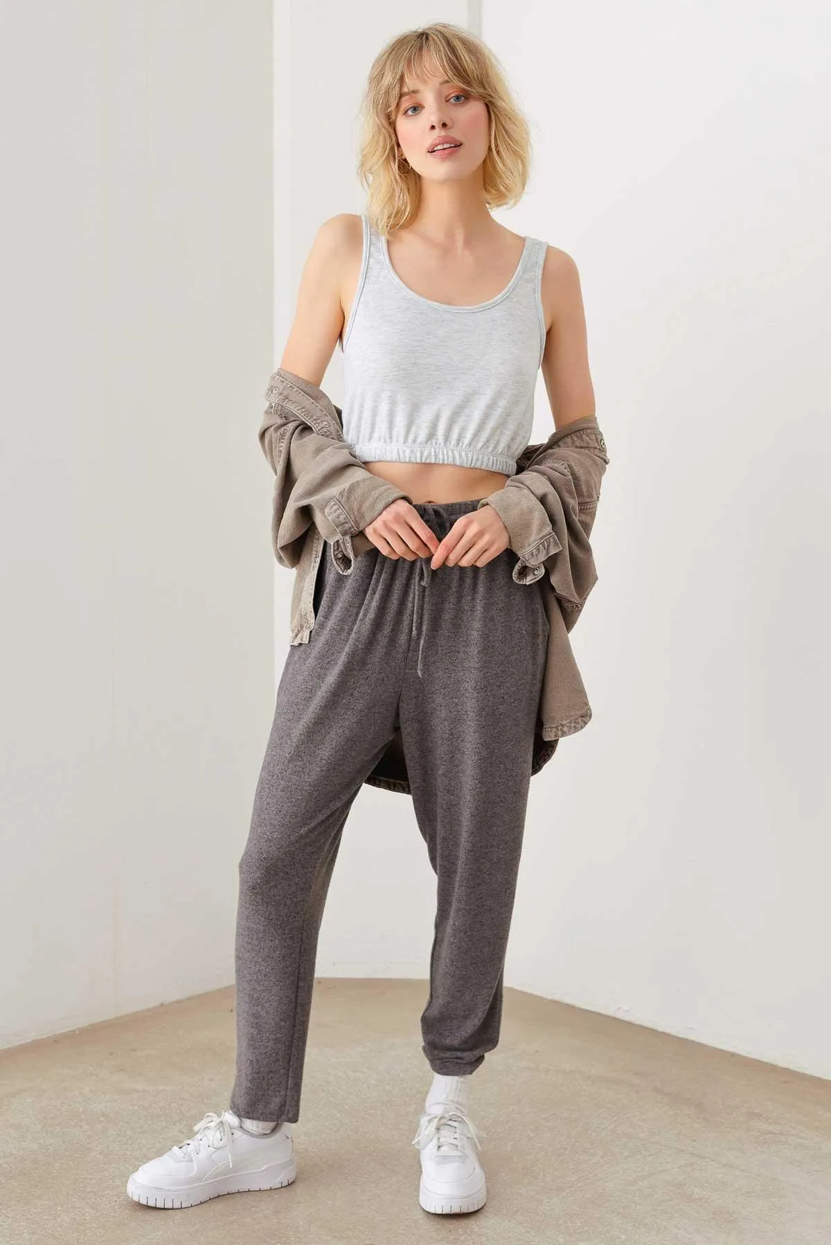 Active Cute V-neckline Front & Back Crop Top
