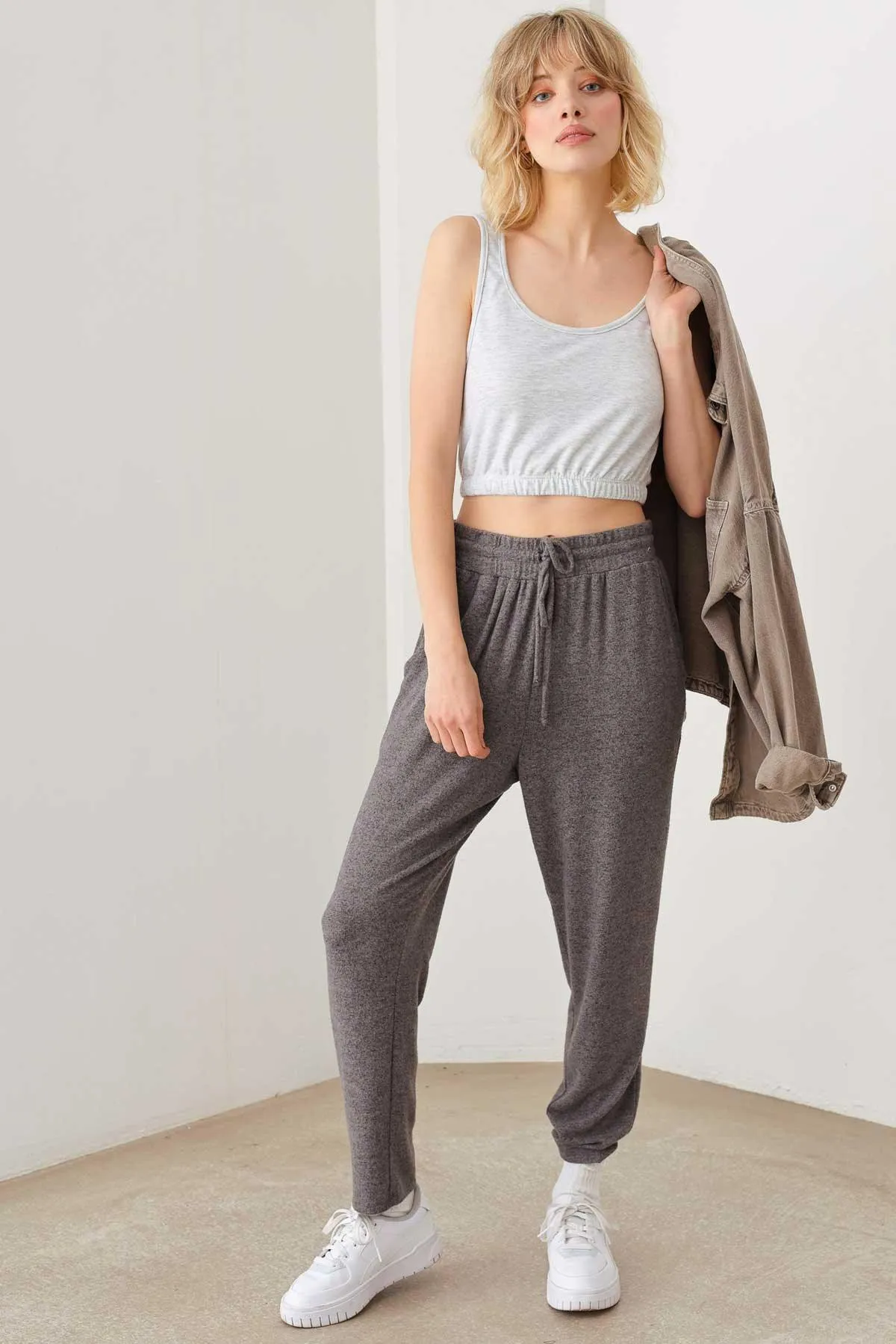 Active Cute V-neckline Front & Back Crop Top
