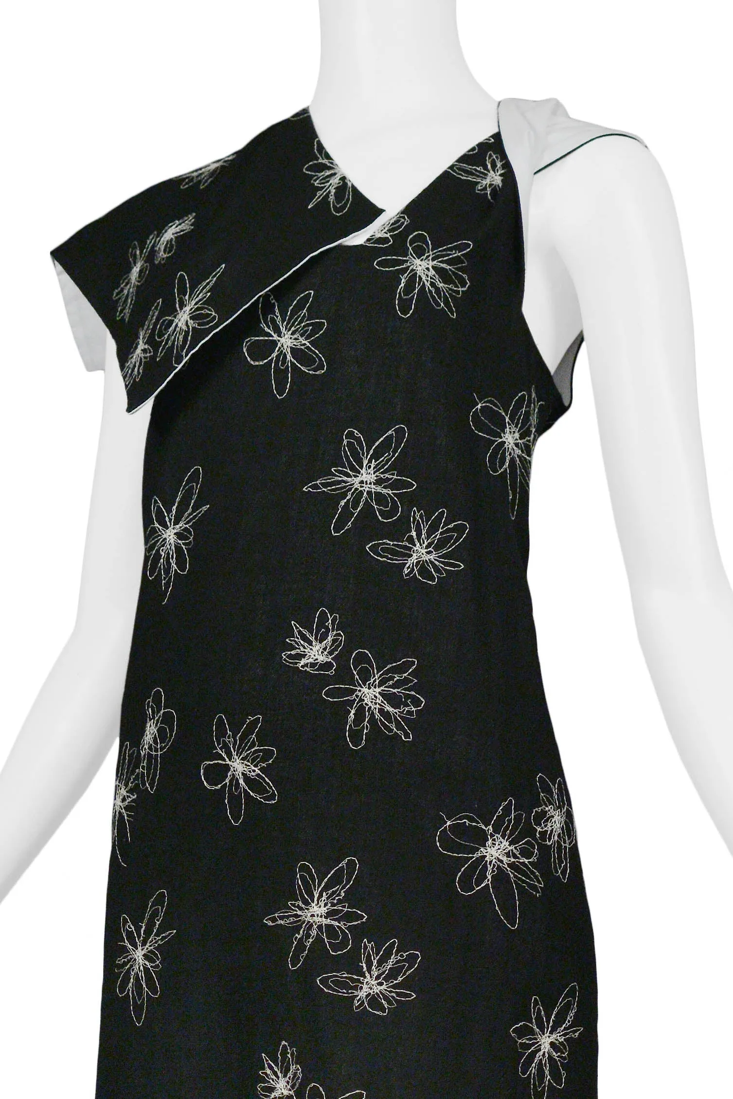 COMME DES GARCONS BLACK & WHITE HEM EMBROIDERED FLOWER DRESS 1999