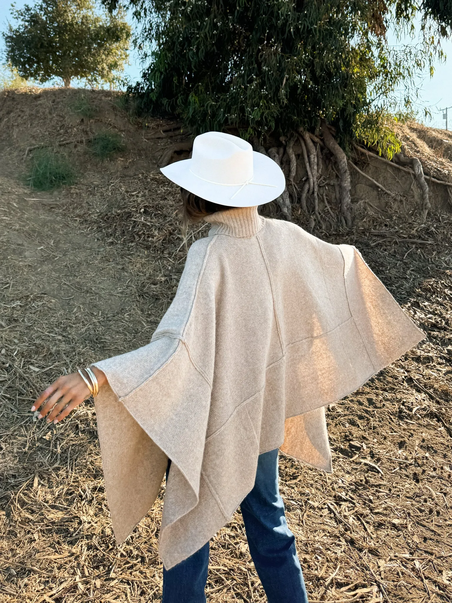 Countryside Turtleneck Knit Poncho