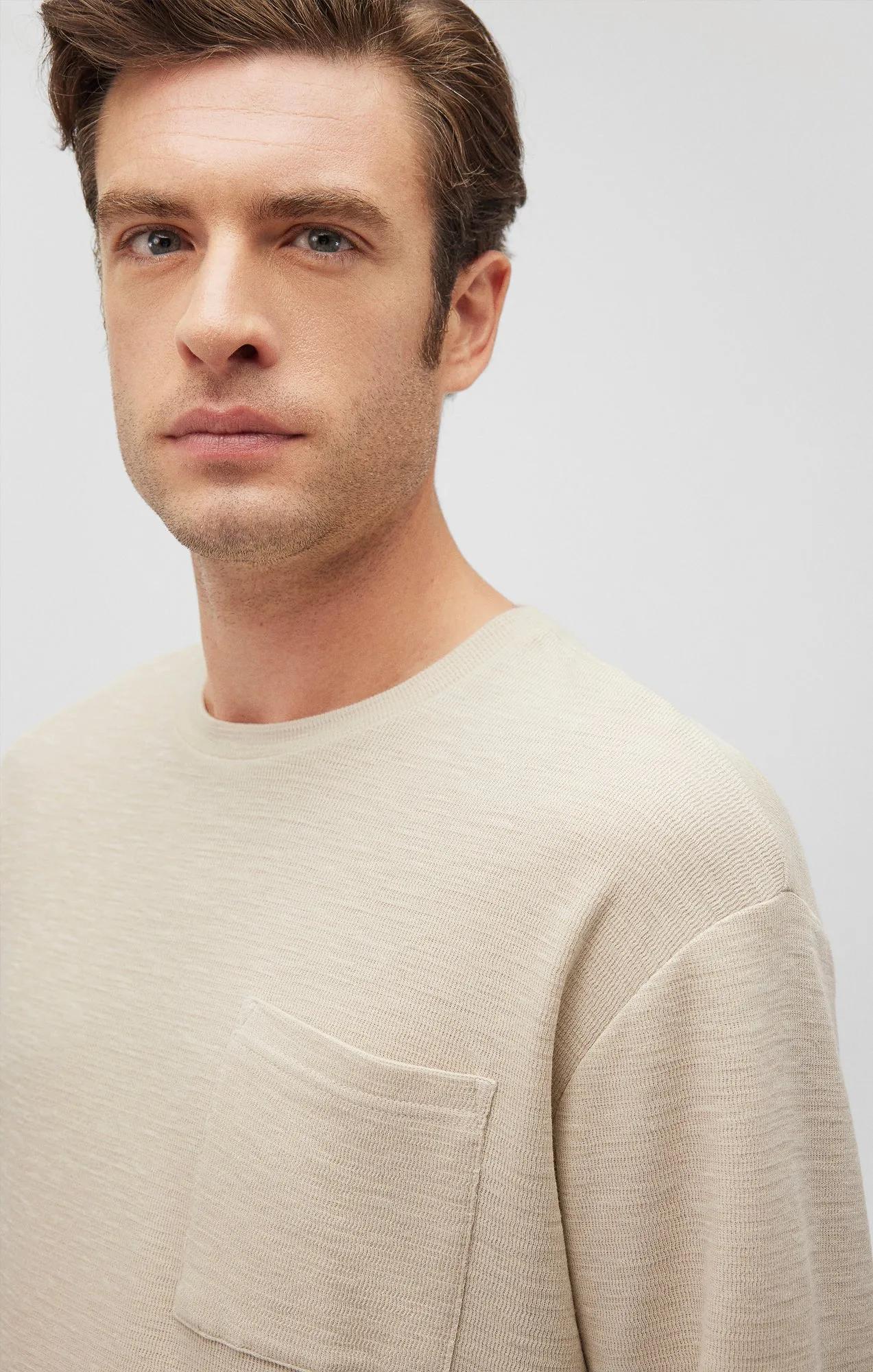 LONG SLEEVE POCKET T-SHIRT IN PELICAN